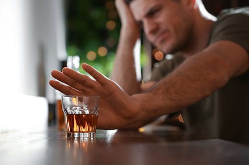 عدم مصرف الکل برای محافظت از کبد در دوره استروئید