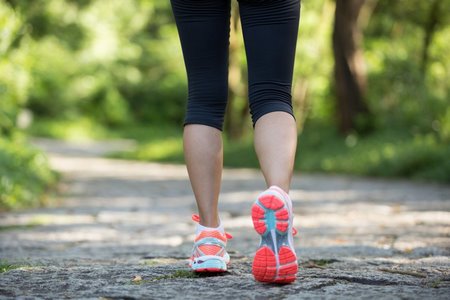پیاده روی یکی از بهترین ورزش های پیشگیری و بهبود واریس پا است.